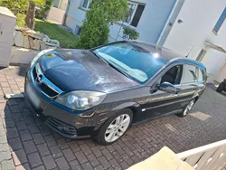 Schwarz Gebraucht 2008 Opel Vectra Kombi | 2.500 €