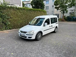 Weiß Gebraucht 2025 Opel Combo Van / Kleinbus | 3.600 €