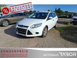 Frostweiß Gebraucht 2013 Ford Focus Ambiente Kombi | 3.585 € (Fairer Preis)