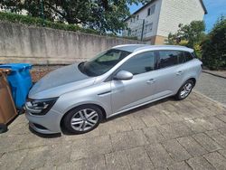 Silber Gebraucht 2019 Renault Mégane IV Intens Limousine | 8.900 € (Fairer Preis)