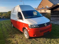 Rot Gebraucht 2012 VW T5 Van | 13.750 € (Etwas zu teuer)