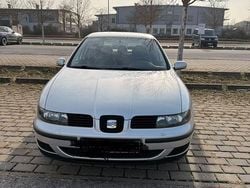 Silber Gebraucht 2001 Seat Leon Limousine | 900 € (Superpreis)