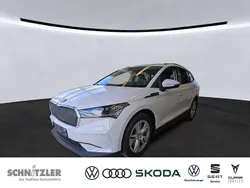 Weiß Gebraucht 2021 Skoda Enyaq iV Loft SUV | 26.950 € (Fairer Preis)