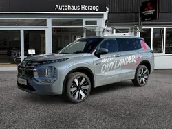Weiß (anden weiß) Neu 2025 Mitsubishi Outlander Basis SUV | 45.590 €