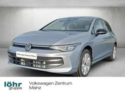 Oyster silver metallic Neu 2025 VW Golf VIII Limousine | 39.960 €
