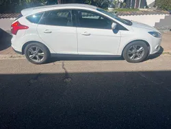 Weiß Gebraucht 2014 Ford Focus SYNC Edition Limousine | 4.999 € (Fairer Preis)
