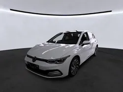 Pure white Gebraucht 2021 VW Golf VIII Style Limousine | 24.930 € (Etwas zu teuer)