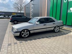 Silber Gebraucht 1995 Mercedes C200 Limousine | 1.700 €