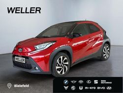 Chili red / night sky black (rot) Gebraucht 2024 Toyota Aygo Team Kleinwagen | 18.480 € (Fairer Preis)