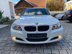 Weiß Gebraucht 2011 BMW 318 Comfort Edition Kombi | 5.590 € (Fairer Preis)
