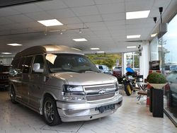 Silber Gebraucht 2008 GMC Savana Van / Kleinbus | 29.900 €