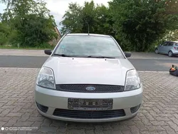 Grau Gebraucht 2005 Ford Fiesta Kleinwagen | 900 € (Fairer Preis)