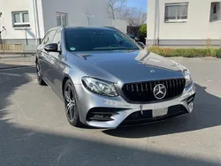 Grau Gebraucht 2017 Mercedes E220 AMG line Kombi | 25.000 € (Fairer Preis)