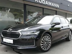 Onyxschwarz metallic Gebraucht 2024 Skoda Superb LAURIN & KLEMENT Kombi | 36.950 €