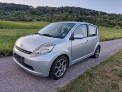 Silber Gebraucht 2005 Daihatsu Sirion Kleinwagen | 1.600 € (Guter Preis)
