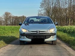 Silber Gebraucht 2001 Peugeot 206 CC Cabrio | 1.899 € (Teuer)