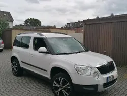 Weiß Gebraucht 2011 Skoda Yeti Active SUV | 9.000 € (Etwas zu teuer)