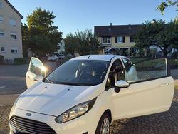 Weiß Gebraucht 2014 Ford Fiesta Trend Kleinwagen | 4.700 € (Fairer Preis)