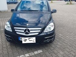 Schwarz Gebraucht 2010 Mercedes B200 Van / Kleinbus | 6.990 € (Fairer Preis)