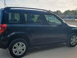 Schwarz Gebraucht 2015 Skoda Yeti Ambition SUV | 11.500 € (Guter Preis)