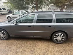 Grau Gebraucht 2007 Volvo V70 Kombi | 5.200 €