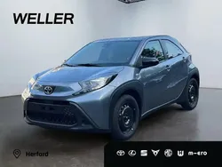 Celestite grey metallic (grau) Neu 2025 Toyota Aygo Kleinwagen | 19.690 €