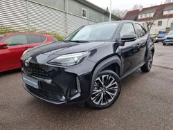 Mysticschwarz Gebraucht 2022 Toyota Yaris Cross Elegant SUV | 27.300 € (Etwas zu teuer)