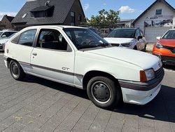 Weiß Gebraucht 1987 Opel Kadett Kleinwagen | 2.950 €