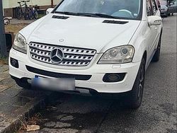 Weiß Gebraucht 2025 Mercedes 320 Limousine | 7.299 €