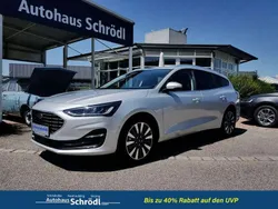 Moondust silber metallic/silber Neu 2024 Ford Focus Titanium X Kombi | 26.990 € (Guter Preis)