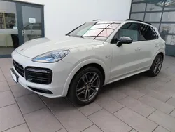Beige Gebraucht 2022 Porsche Cayenne Sport SUV | 73.885 € (Superpreis)