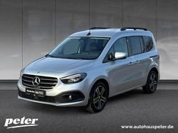 Helvinsilber metallic Gebraucht 2024 Mercedes 180 Progressive Limousine | 32.990 € (Teuer)