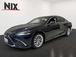 Graphite black Gebraucht 2024 Lexus ES300 Luxury Line Limousine | 59.900 €