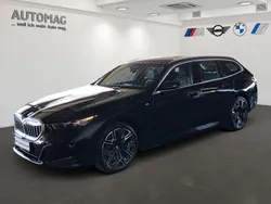 Saphirschwarz Gebraucht 2024 BMW 530e M Sport Kombi | 69.990 €