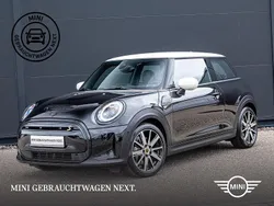 Midnight black (metallic) Gebraucht 2022 Mini Cooper Kleinwagen | 18.320 € (Fairer Preis)