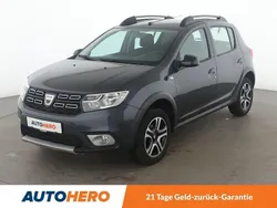 Grau Gebraucht 2018 Dacia Sandero Celebration Kleinwagen | 10.960 € (Fairer Preis)