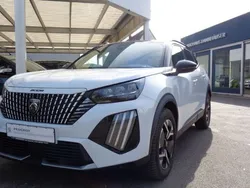 Okenit weiß Gebraucht 2024 Peugeot 2008 GT SUV | 27.990 € (Etwas zu teuer)