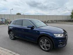 Blau Gebraucht 2020 Audi Q5 SUV | 31.000 € (Teuer)