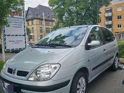 Grau Gebraucht 1999 Renault Scénic Van / Kleinbus | 2.550 € (Etwas zu teuer)