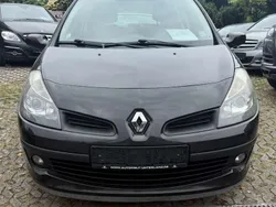 Perlmuttschwarz Gebraucht 2006 Renault Clio II Dynamique Kleinwagen | 2.390 € (Etwas zu teuer)