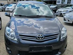 Grau Gebraucht 2010 Toyota Auris Kleinwagen | 5.000 € (Etwas zu teuer)