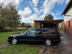 Schwarz Gebraucht 2000 Mercedes E320 Avantgarde Kombi | 3.900 € (Etwas zu teuer)