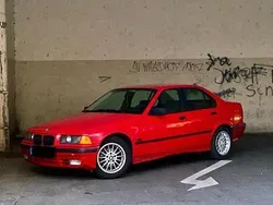 Rot Gebraucht 1994 BMW 316 Limousine | 2.950 €