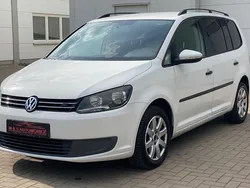 Weiß Gebraucht 2012 VW Touran Van / Kleinbus | 2.900 € (Fairer Preis)