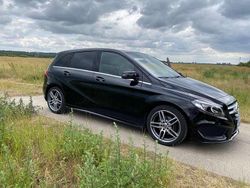 Schwarz Gebraucht 2018 Mercedes B200 AMG line Van / Kleinbus | 16.950 € (Fairer Preis)