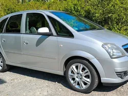 Silber Gebraucht 2009 Opel Meriva Innovation Van / Kleinbus | 3.900 € (Fairer Preis)