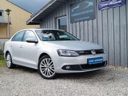 Silber Gebraucht 2013 VW Jetta Hybrid Highline Limousine | 9.950 €