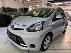 Silber Gebraucht 2012 Toyota Aygo Connect Style Kleinwagen | 7.799 € (Fairer Preis)