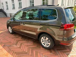 Braun Gebraucht 2018 VW Sharan Van / Kleinbus | 26.900 € (Teuer)