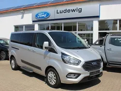 Silber Gebraucht 2022 Ford Tourneo Kombi | 32.900 €